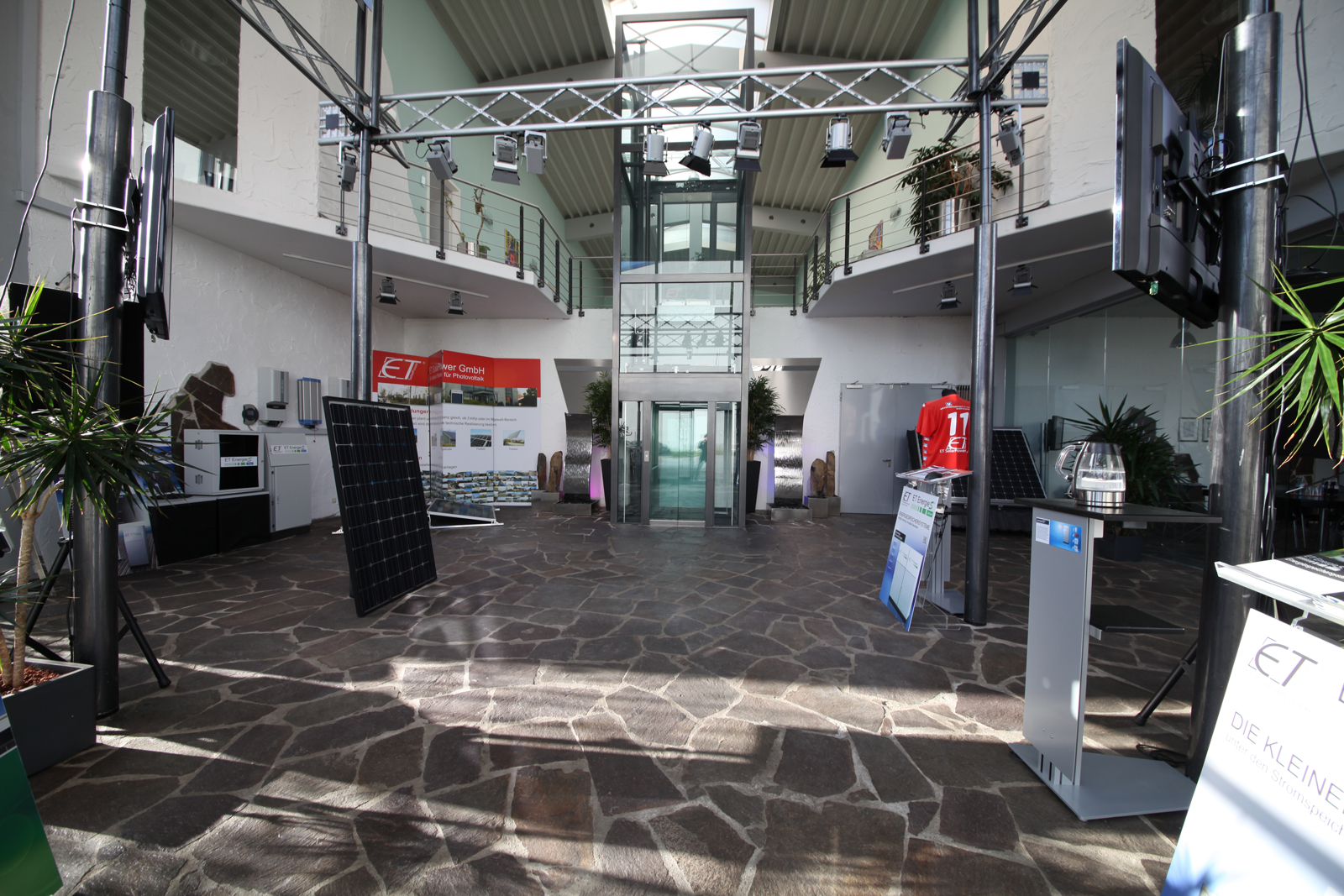 Gebäude ET SolarPower Empfangsbereich